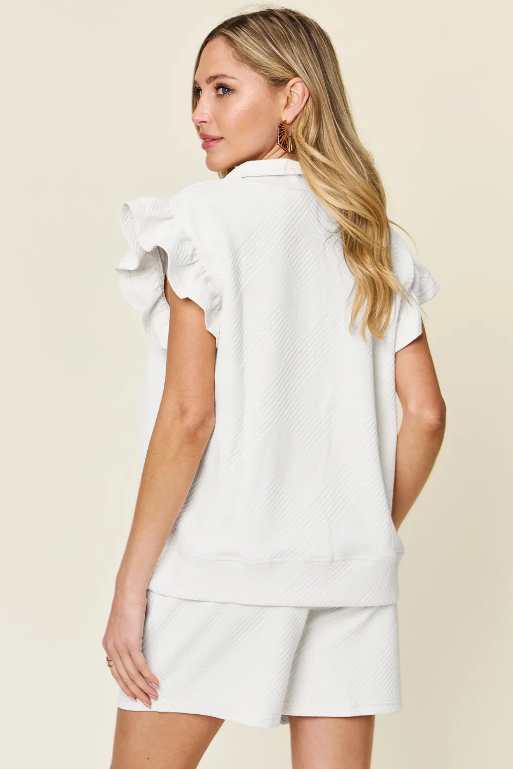 Conjunto Double Take com Top Texturizado Manga Babado e Short com Cordão - Lara Moda