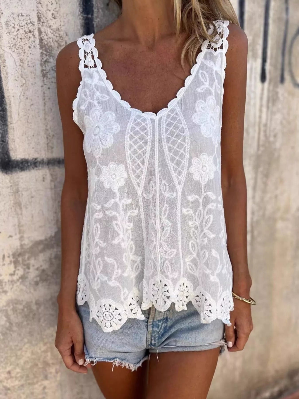 Floral Lace Crochet Trim Tank - Lara Moda