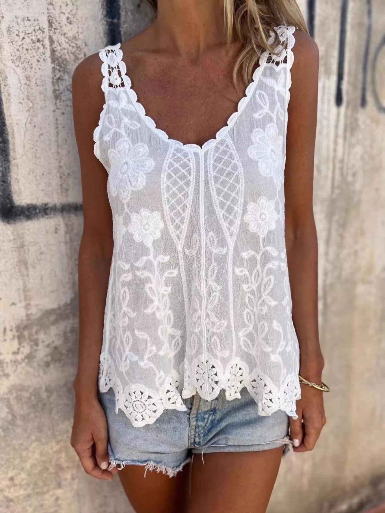Floral Lace Crochet Trim Tank - Lara Moda