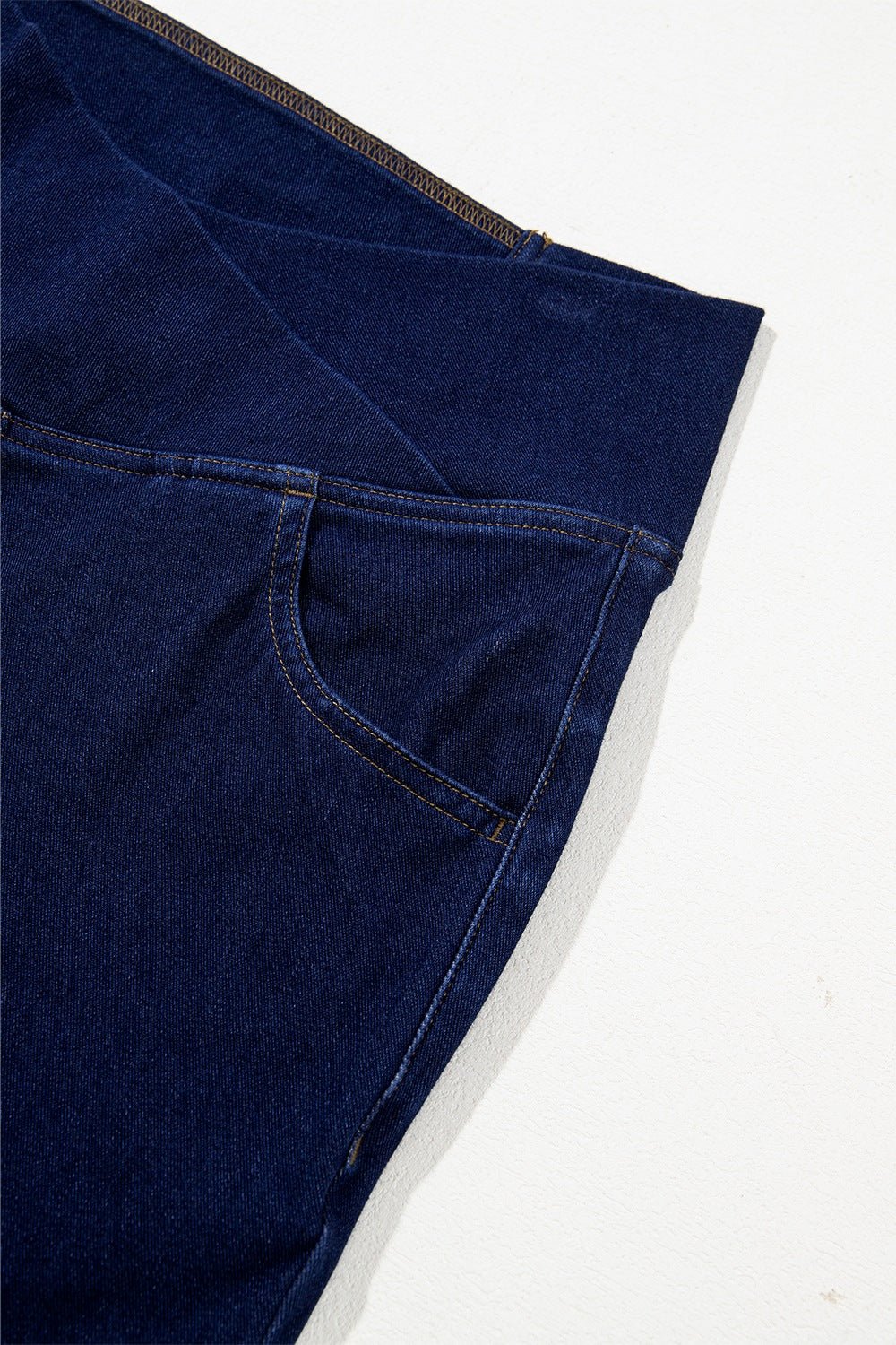High-Waisted Flare Jeans - Lara Moda