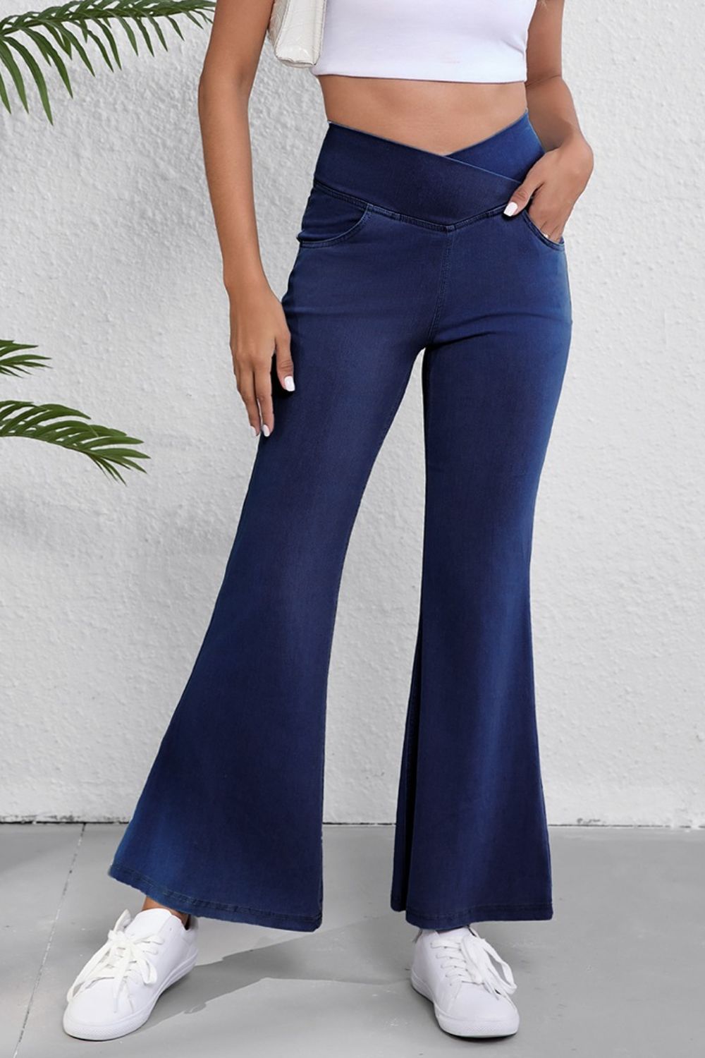 High-Waisted Flare Jeans - Lara Moda