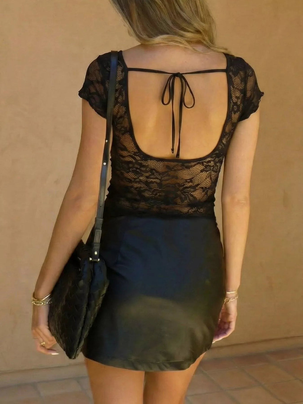 Lace V-Neck Slim Fit T-Shirt - Lara Moda