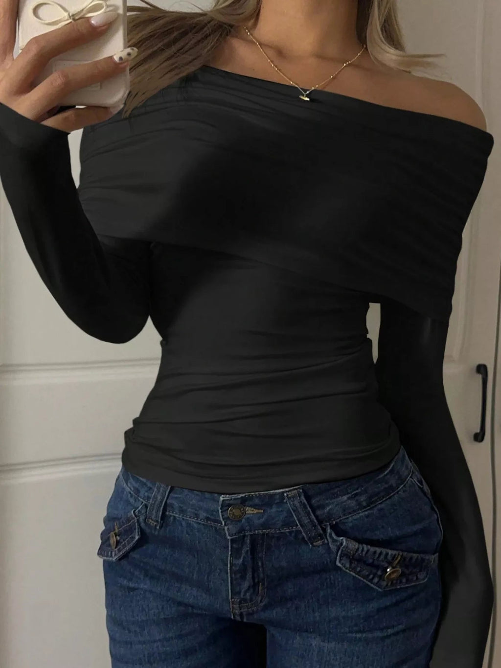 Off-Shoulder Ruched Long Sleeve T-Shirt - Lara Moda