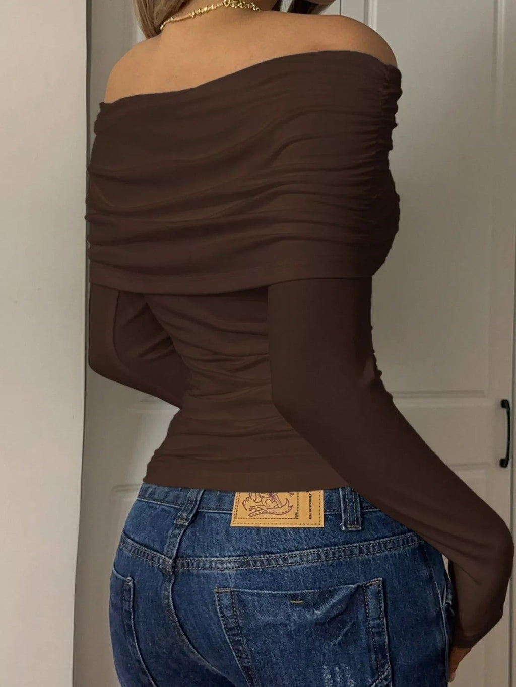 Off-Shoulder Ruched Long Sleeve T-Shirt - Lara Moda