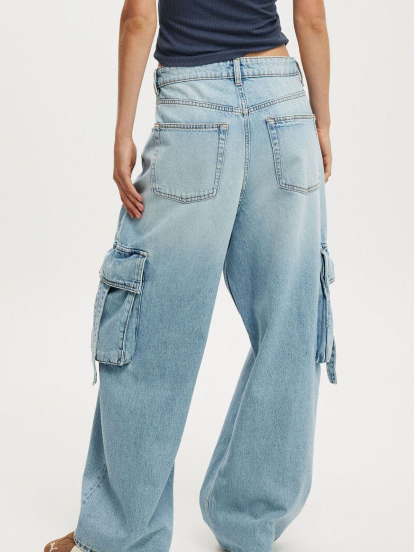 Vintage Wash Wide Leg Cargo Jeans - Lara Moda